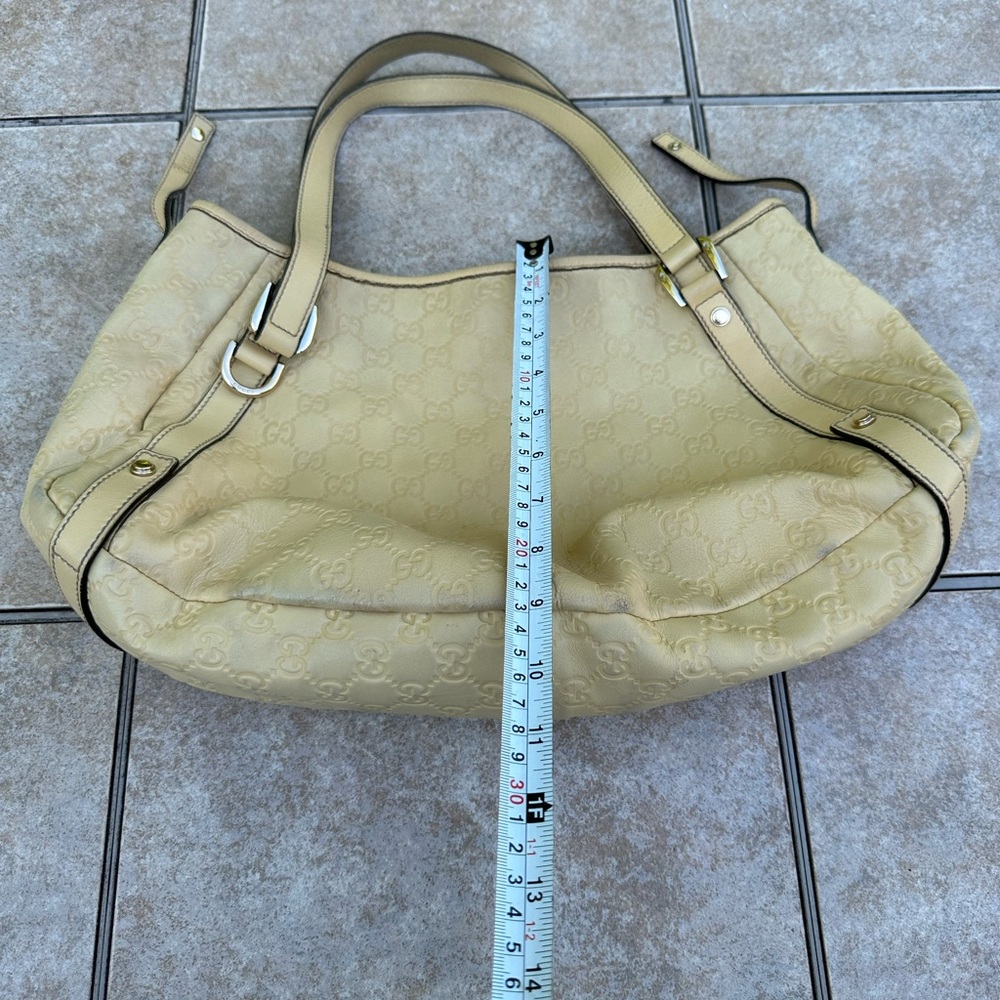 GUCCI
Guccissima Leather Shoulder Bag - Picture 12 of 16